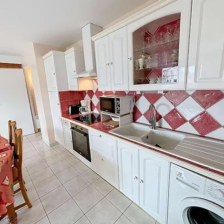 Avec Parking A 250m De La Plage, Proche Commerces - Fr-1-361-120 Apartment Jullouville-les-Pins