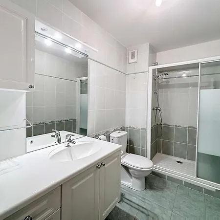 Avec Parking A 250m De La Plage, Proche Commerces - Fr-1-361-120