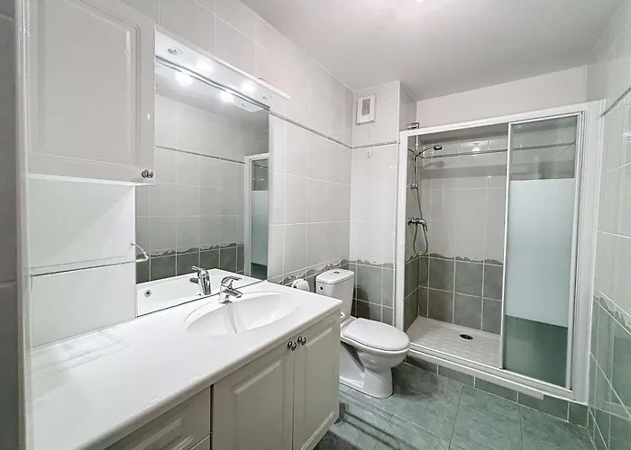 Avec Parking A 250m De La Plage, Proche Commerces - Fr-1-361-120